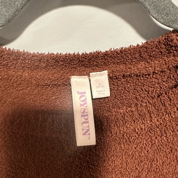 Cozy Brown Lounge Set - Picture 4 of 9